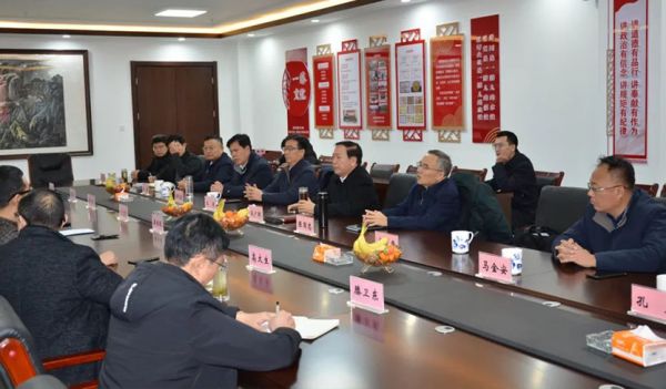 棗莊市委常委、滕州市委書(shū)記王廣部到一滕集團(tuán)參觀考察