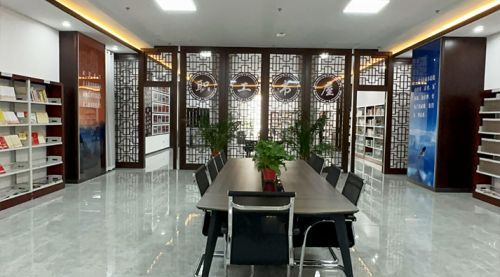 ***榮譽(yù)！一滕集團(tuán)“***全國總工會職工書屋示范點(diǎn)” 正式授牌