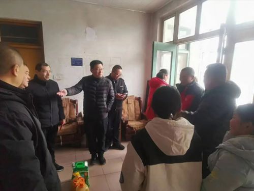 【寒冬送溫暖 佳節(jié)祝福至】寧陽縣一滕醫(yī)藥有限公司開展春節(jié)走訪慰問活動(dòng)