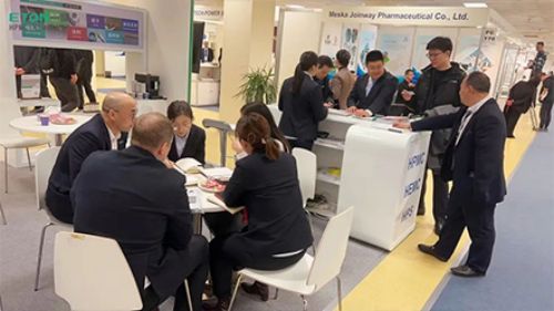 展會快訊丨一滕新材料啟航國際展會，閃耀亮相2024俄羅斯涂料展，引領(lǐng)行業(yè)新風(fēng)向，刷新涂料新未來！