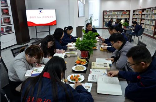 書(shū)香悅?cè)恕?閱讀越美麗——山東一滕集團(tuán)工會(huì)組織開(kāi)展“書(shū)香三八”讀書(shū)活動(dòng)