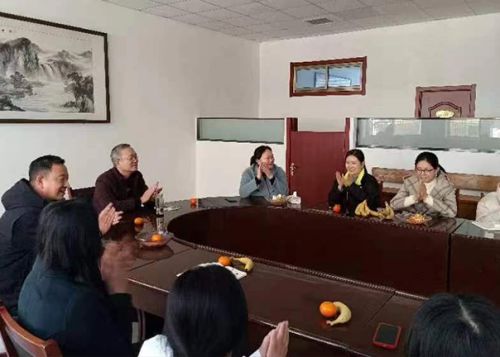 泰城醫(yī)藥公司舉辦三八婦女節(jié)座談會(huì)