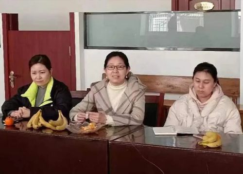 泰城醫(yī)藥公司舉辦三八婦女節(jié)座談會(huì)