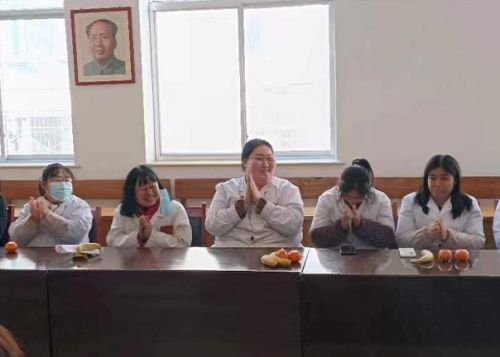 泰城醫(yī)藥公司舉辦三八婦女節(jié)座談會(huì)
