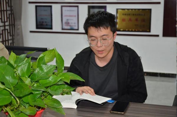 【春意正濃沐書香 享閱時(shí)光話成長(zhǎng)】一滕集團(tuán)組織開展世界讀書日讀書分享活動(dòng)