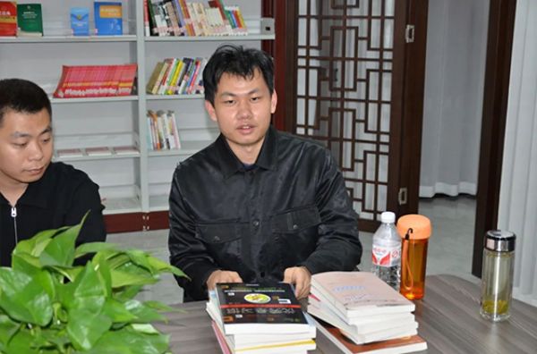 【春意正濃沐書香 享閱時(shí)光話成長(zhǎng)】一滕集團(tuán)組織開展世界讀書日讀書分享活動(dòng)