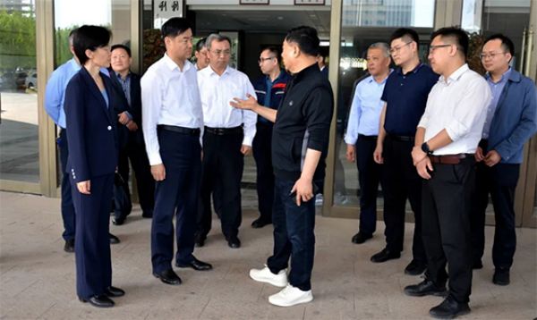 省住房城鄉(xiāng)建設廳黨組書記任海濤到一滕集團調(diào)研指導工作