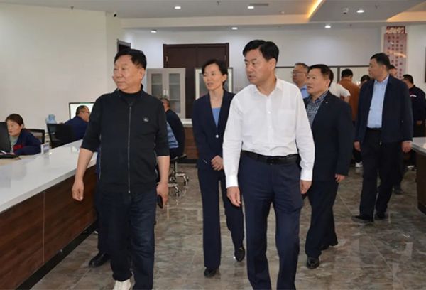 省住房城鄉(xiāng)建設廳黨組書記任海濤到一滕集團調(diào)研指導工作