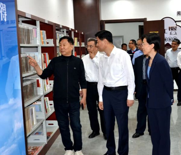 省住房城鄉(xiāng)建設廳黨組書記任海濤到一滕集團調(diào)研指導工作