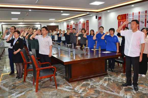一滕集團黨委召開慶祝建黨103周年座談會