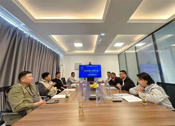 一滕集團(tuán)滕鴻儒董事長國慶期間走訪調(diào)研一線市場看望慰問北方分公司員工