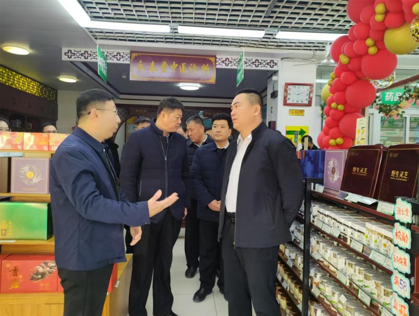 市委副書記、市長范長征到肥城一滕醫(yī)藥公司檢查指導(dǎo)工作