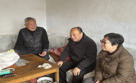 東平一滕醫(yī)藥公司開展2025年春節(jié)走訪慰問活動(dòng)