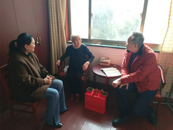 新春傳問候，關(guān)懷暖人心——泰城一滕醫(yī)藥公司開展春節(jié)走訪慰問活動(dòng)