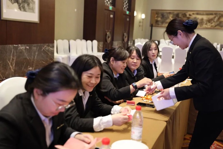 泰安一滕松峪酒店舉辦“三八”婦女節(jié)專題講座