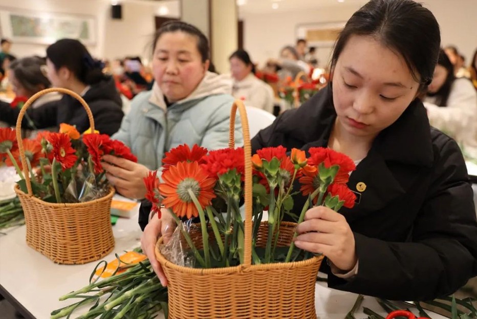 泰安一滕松峪酒店舉辦“三八”婦女節(jié)專題講座