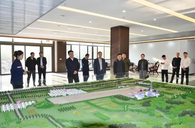 長春市二道區(qū)區(qū)委書記劉江到一滕集團參觀考察